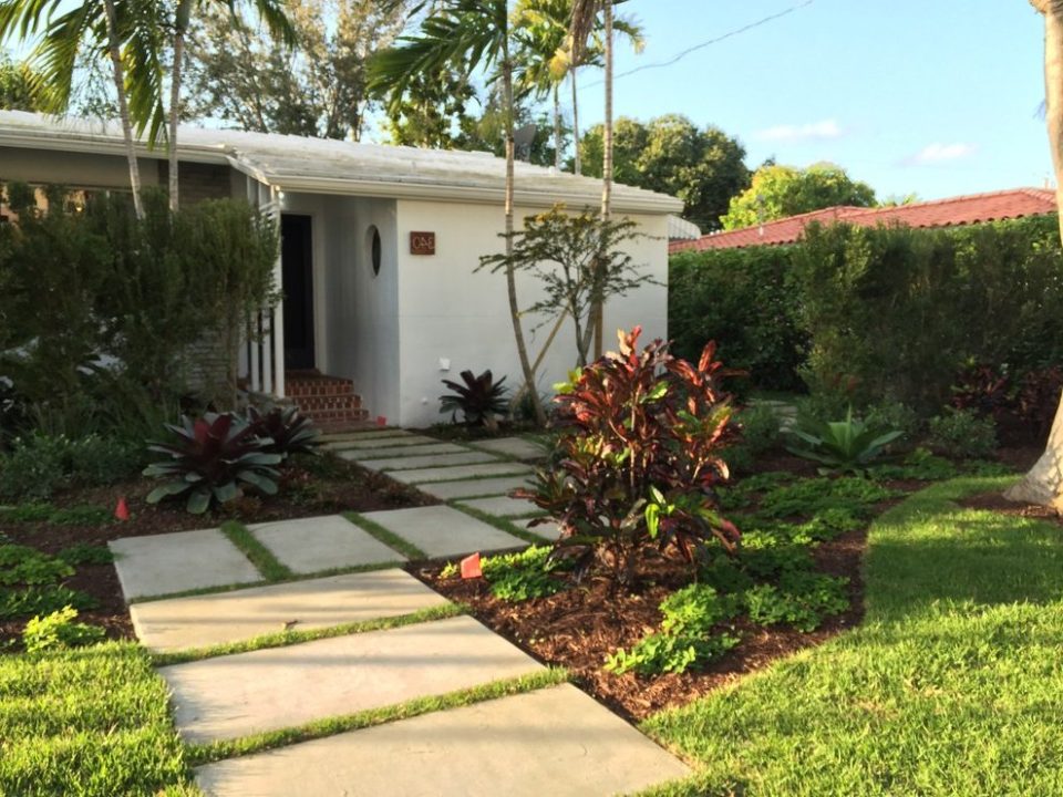 Green landscaping in La Verne